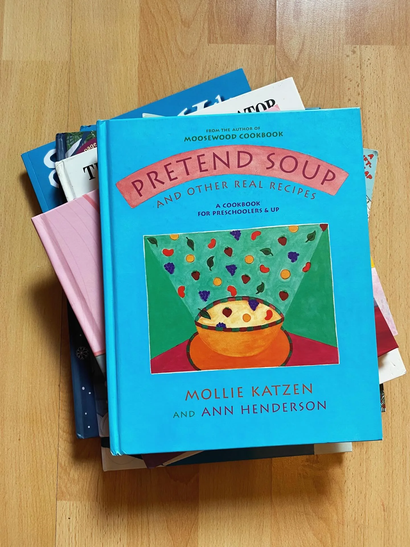 Getting ready for our Storytime English classes! #storytimeenglish #mont&eacute;pilloy #villedesenlis #apprendreensamusant #pretendsoup