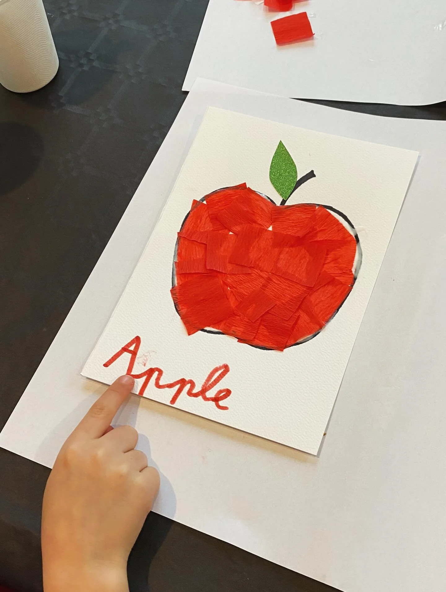 A few pictures from our Let&rsquo;s Make&hellip; Apple Pie Cups yesterday! #storytimeenglish #mont&eacute;pilloy #apprendreensamusant #applecrafts #applepiecups