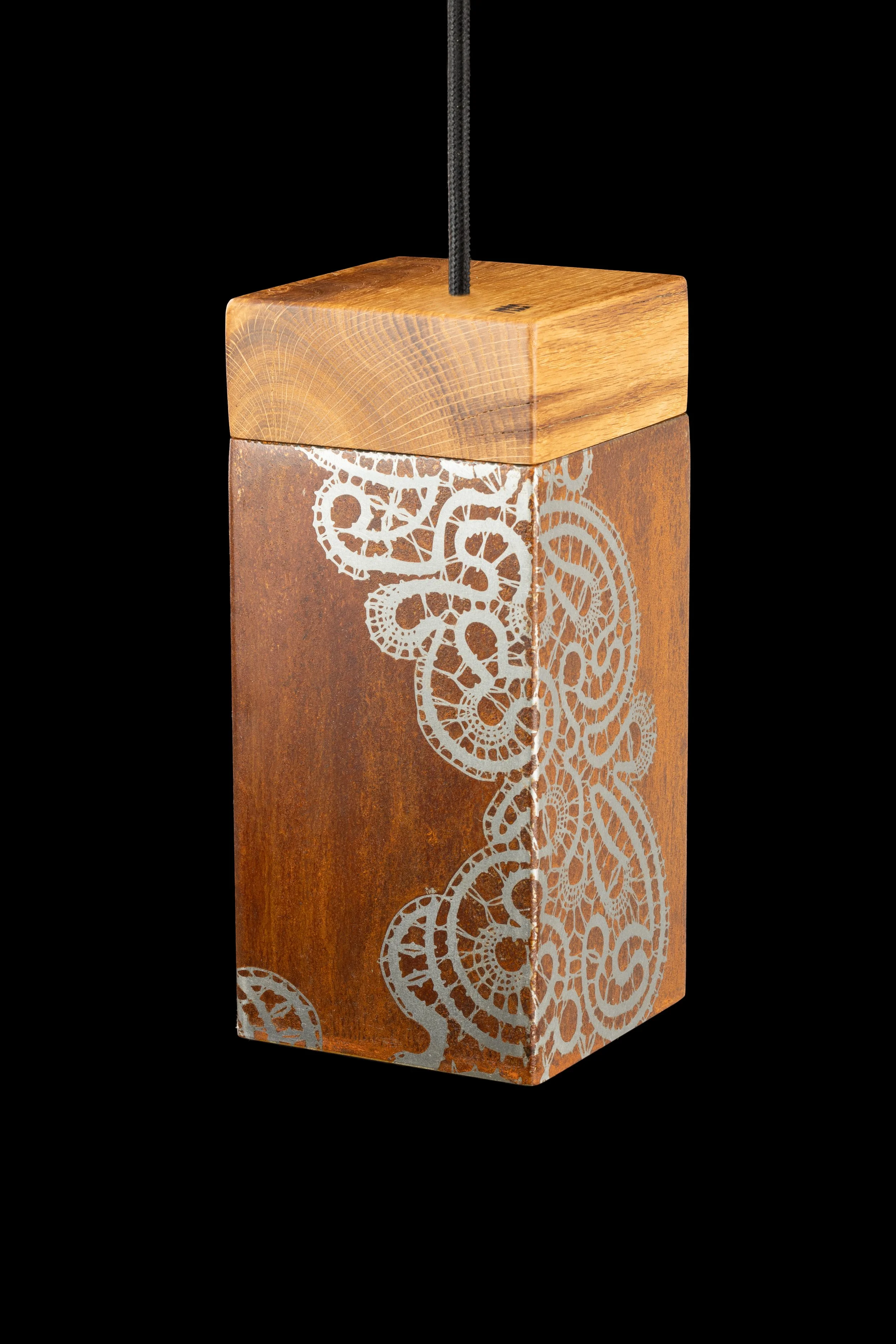 Cubic ZR 323 - 240 €