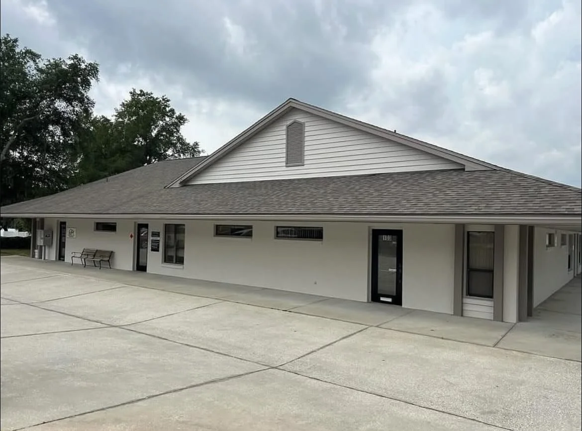 New suites coming available!!!! 4 available. Comes with kitchen and break room. Please call our office for more information. (352)394-5364