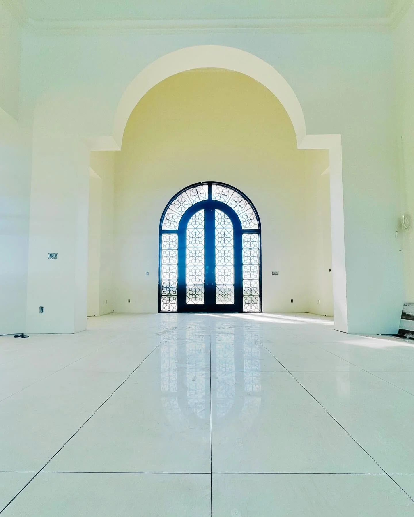 Floors going in 🫶🏻. So beautiful how that light comes in from everywhere.