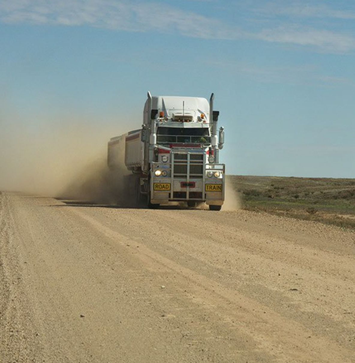 How ClearPlex® Reduces Windscreen Replacement Costs for Trucking Companies