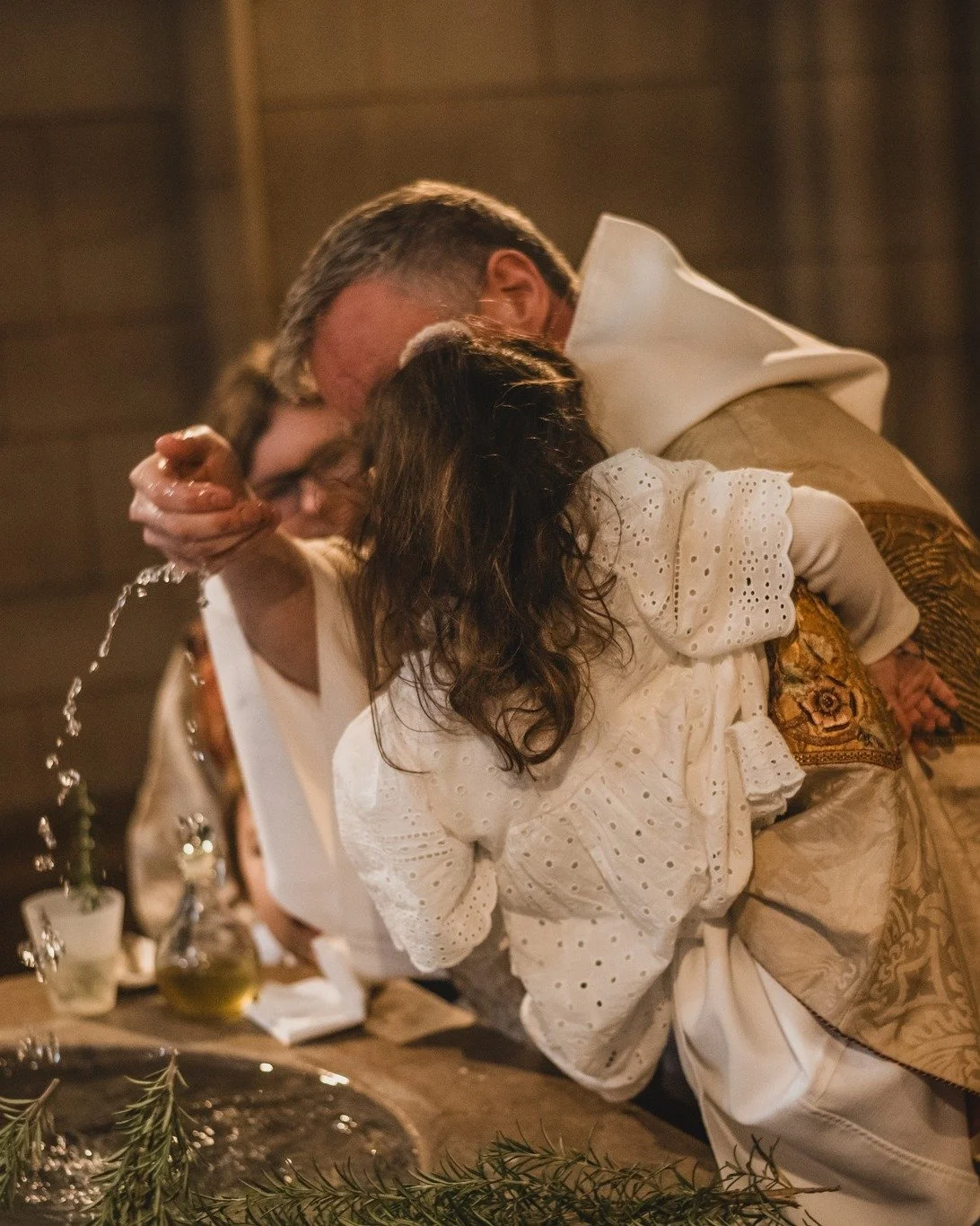 Have you been thinking about having your child (or yourself) baptised or christened? Did you know that Church of England christenings and/or baptisms are free and open to everyone? 🙏

Contact us at office@sjun.org.uk if you&rsquo;d like to talk abou