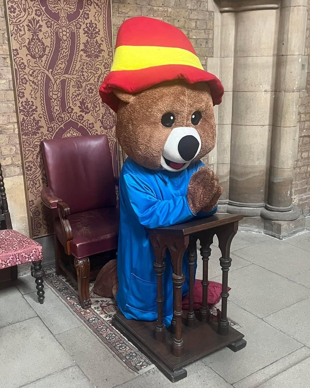 Wondering what to do with the kids on Halloween? 🎃

We're running a free, supervised All Hallows' Eve party at St John's so you don't have to walk the streets in the cold! Paddington-themed this year, with marmalade sandwich making, apple bobbing, s