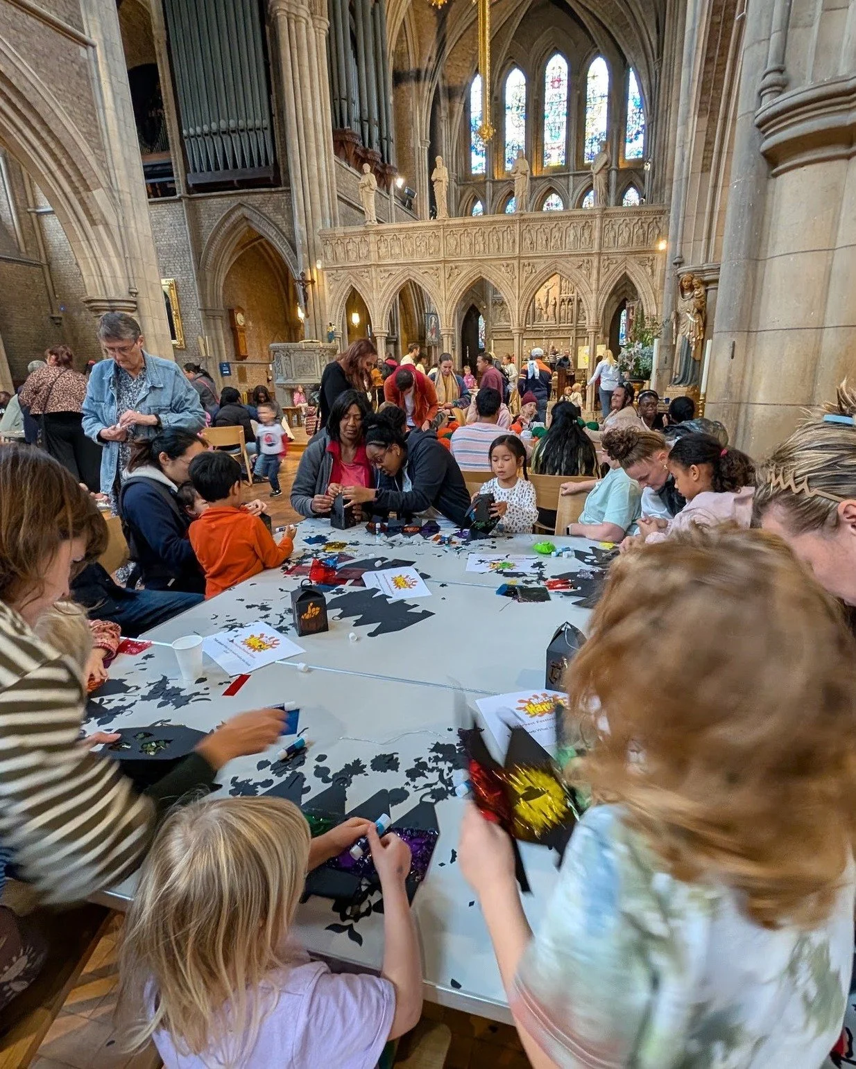 A huge thank you to everyone who joined us at Messy Harvest last Sunday! 🌾 We hope you had as much fun as we did, and thank you to our amazing volunteers as always!

Peas in a pod keyrings, fruits of the spirit sewing, grass heads, lanterns, the pra