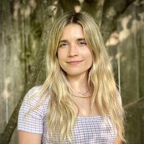 Chloé J. Cortes