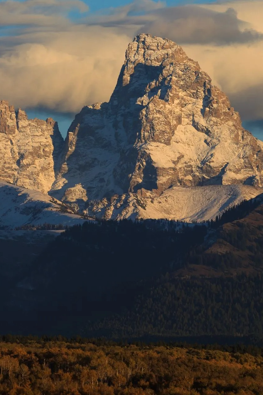 Vacation Luxury Mountain Views.png