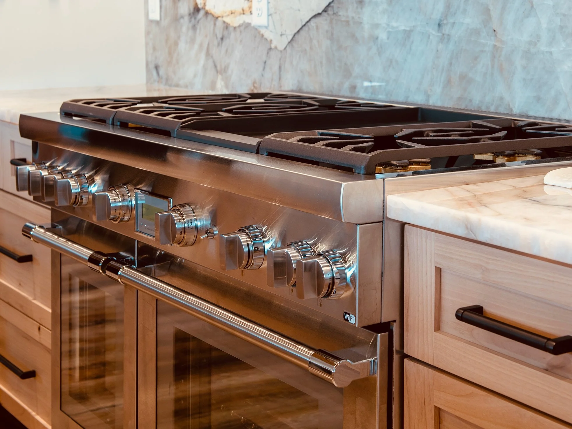 Thermador 48%22 Professional Range and Built-In Thermometer.jpg