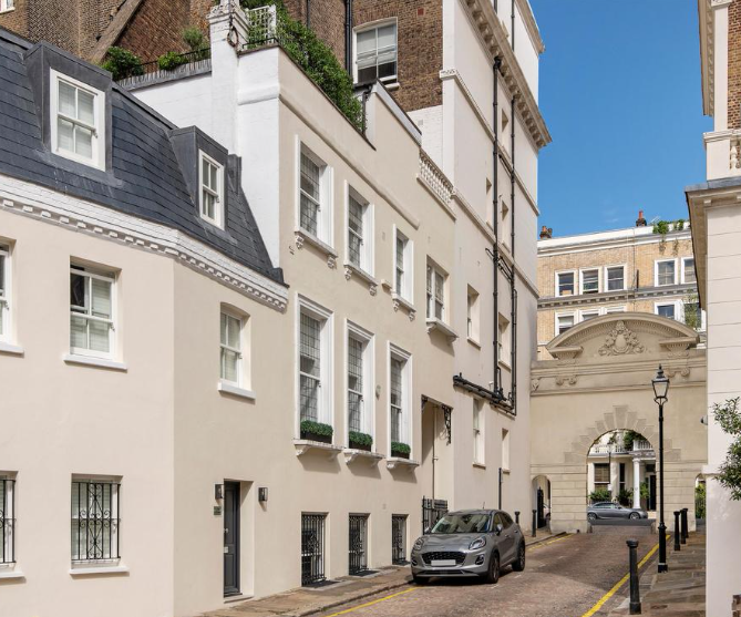 Queens Gate Place Mews