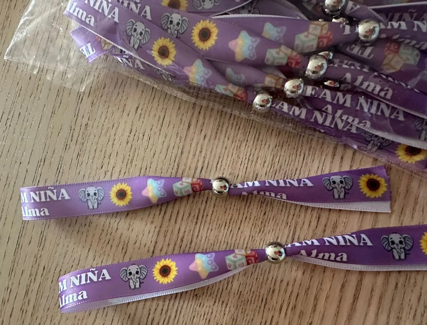 Pulseras ajustables eventos - La Novia de Brighton | Batas personalizas y regalos de Novias