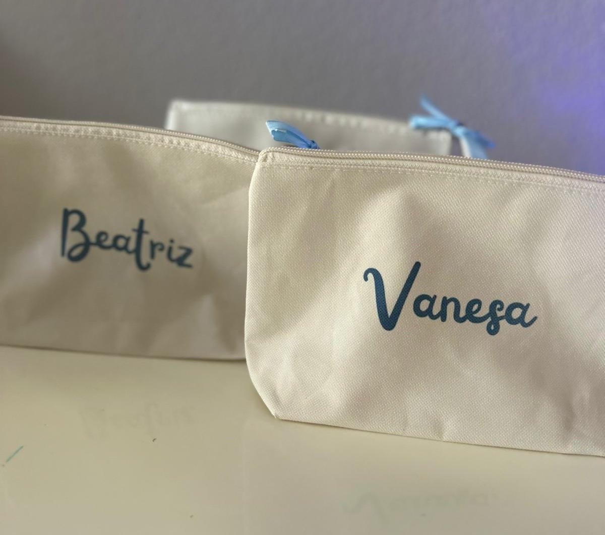 Neceser chic - La Novia de Brighton | Batas personalizas y regalos de Novias