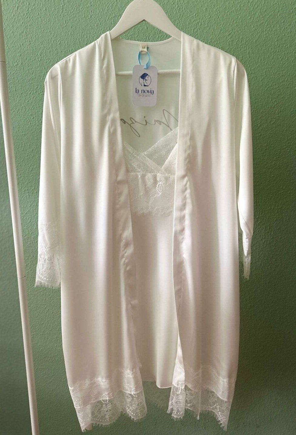 Conjunto bata encaje y camisón - La Novia de Brighton | Batas personalizas y regalos de Novias