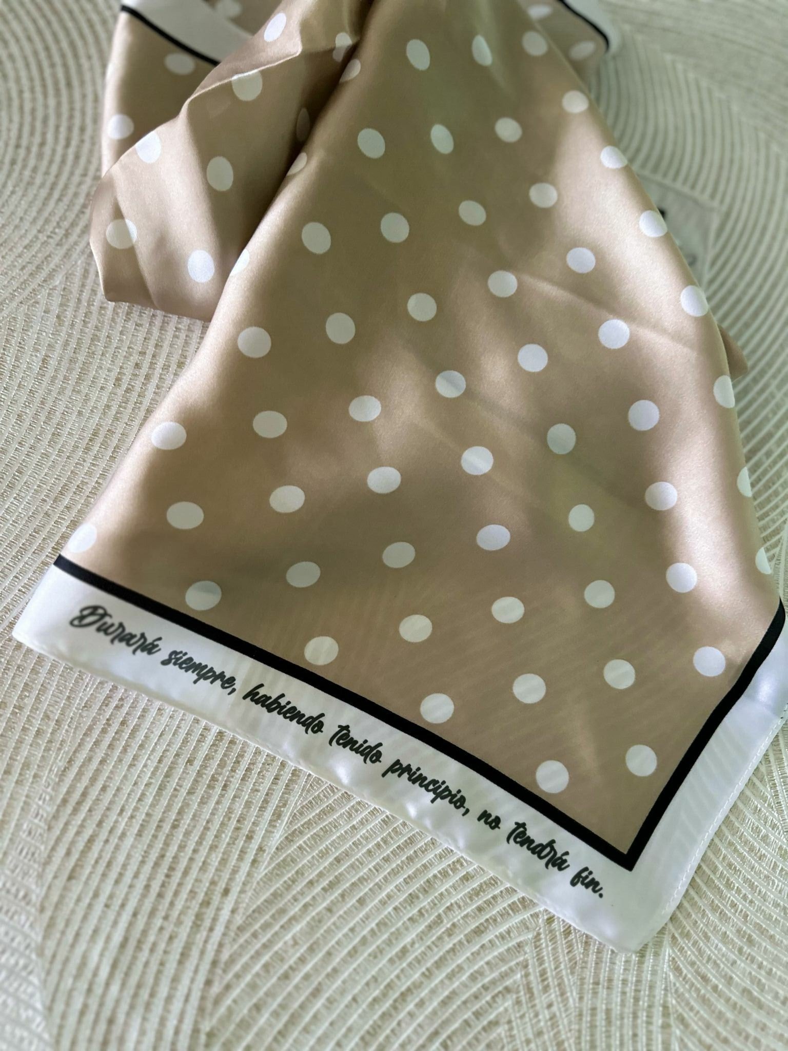 Fular - La Novia de Brighton | Batas personalizas y regalos de Novias
