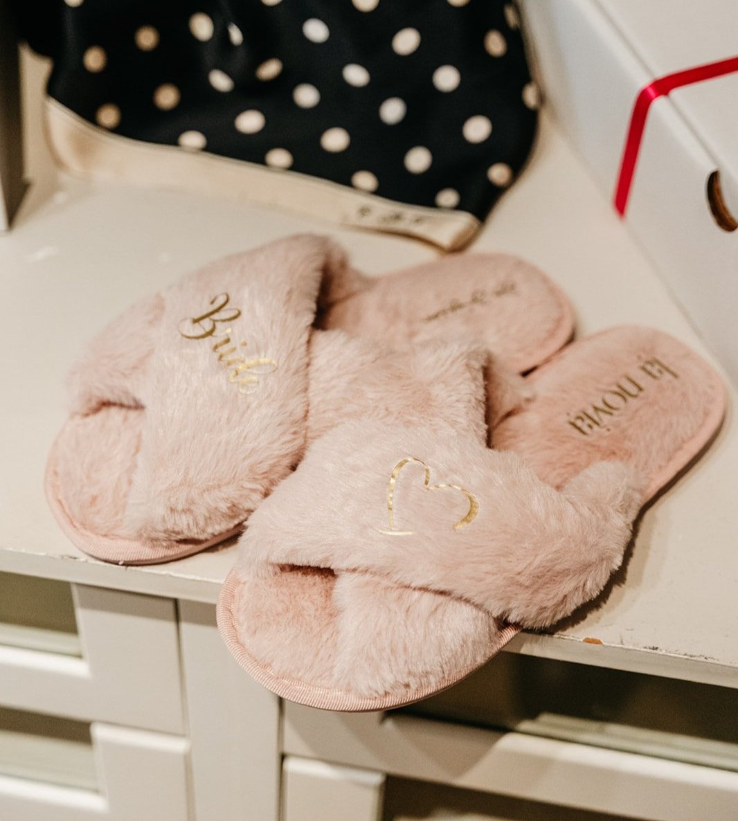 Zapatillas Cruzadas - La Novia de Brighton | Batas personalizas y regalos de Novias