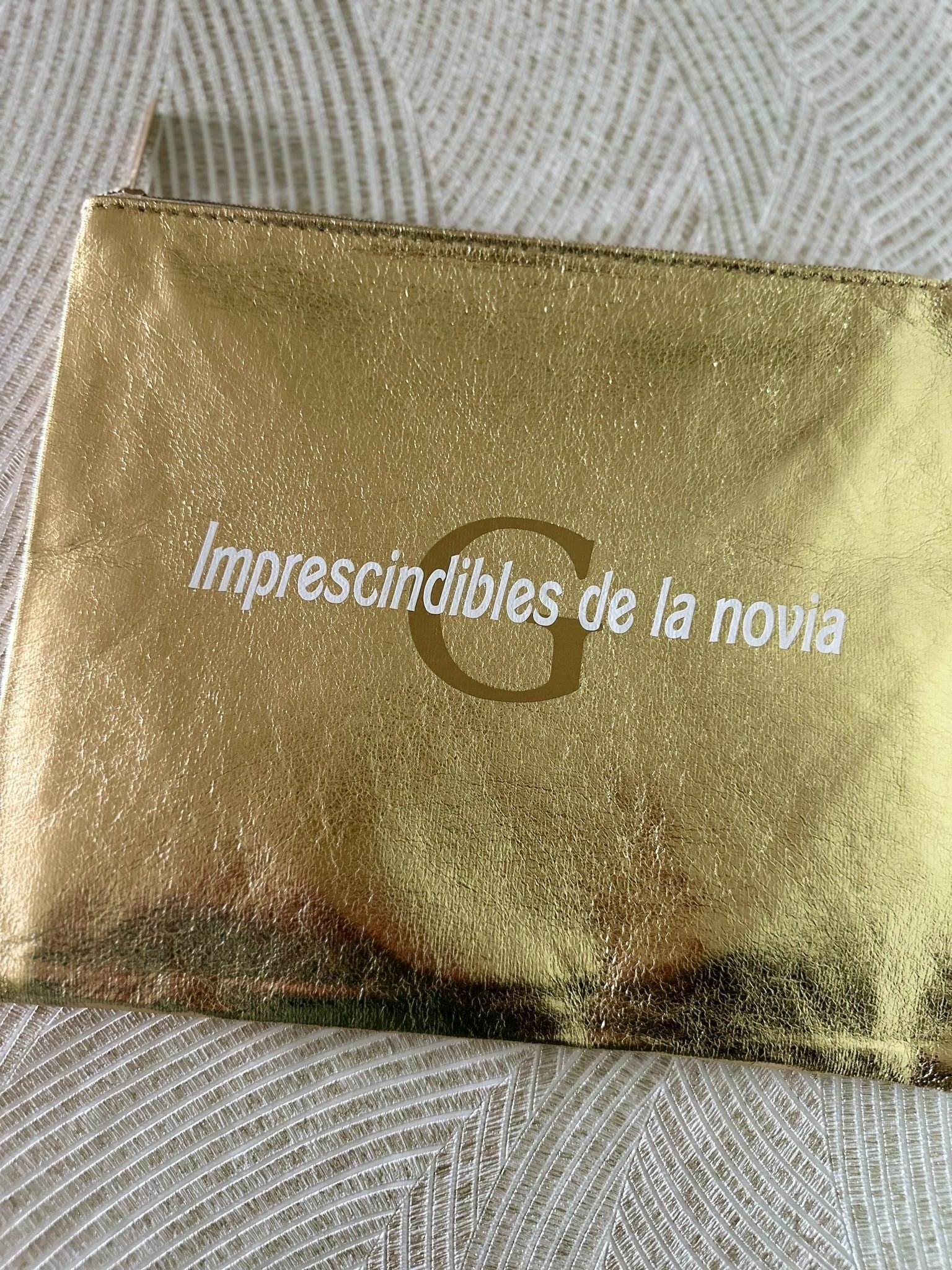 Golden Box Novia - La Novia de Brighton | Batas personalizas y regalos de Novias
