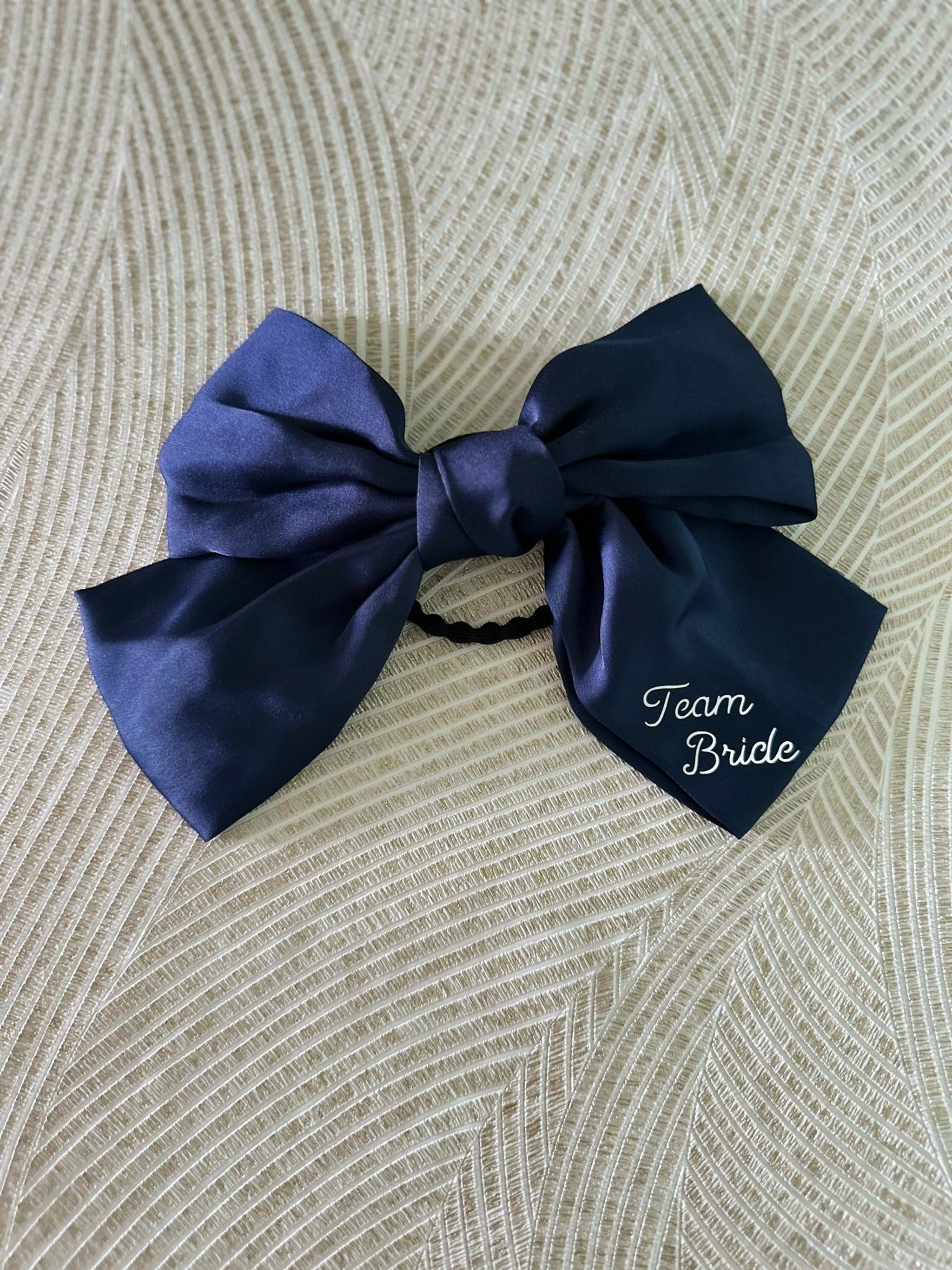 Box gif ELLAS - La Novia de Brighton | Batas personalizas y regalos de Novias