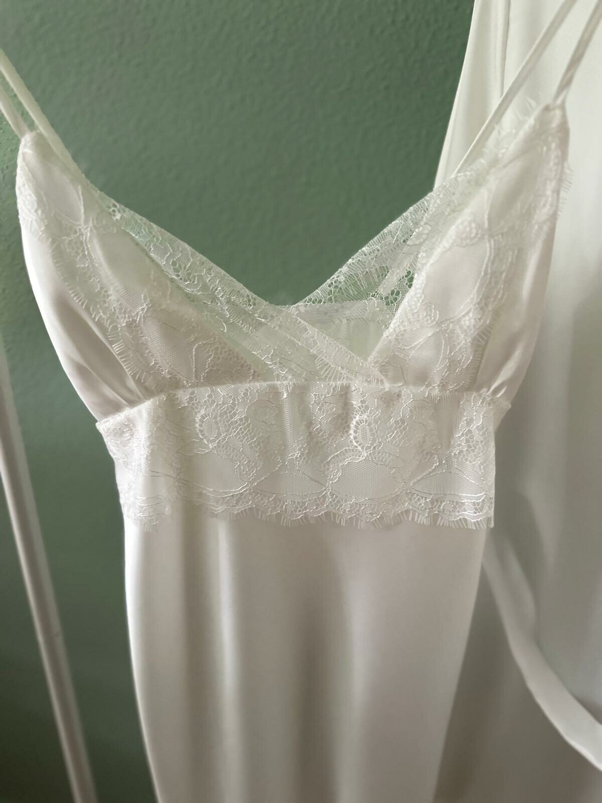 Conjunto bata encaje y camisón - La Novia de Brighton | Batas personalizas y regalos de Novias