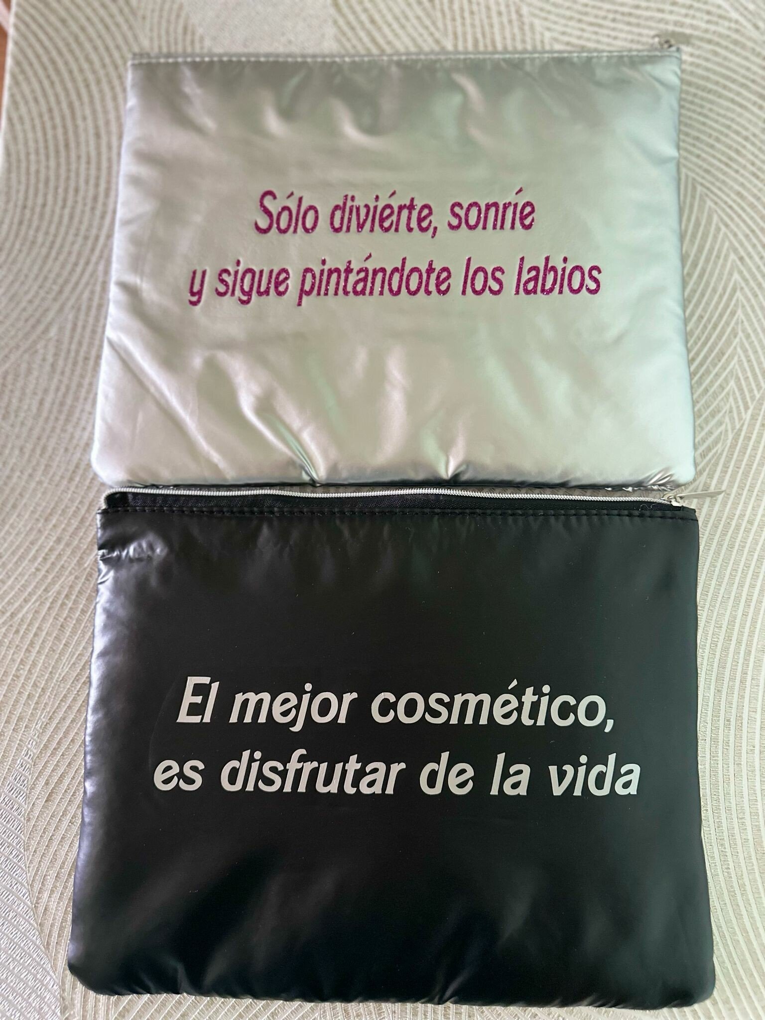Box gif ELLAS - La Novia de Brighton | Batas personalizas y regalos de Novias
