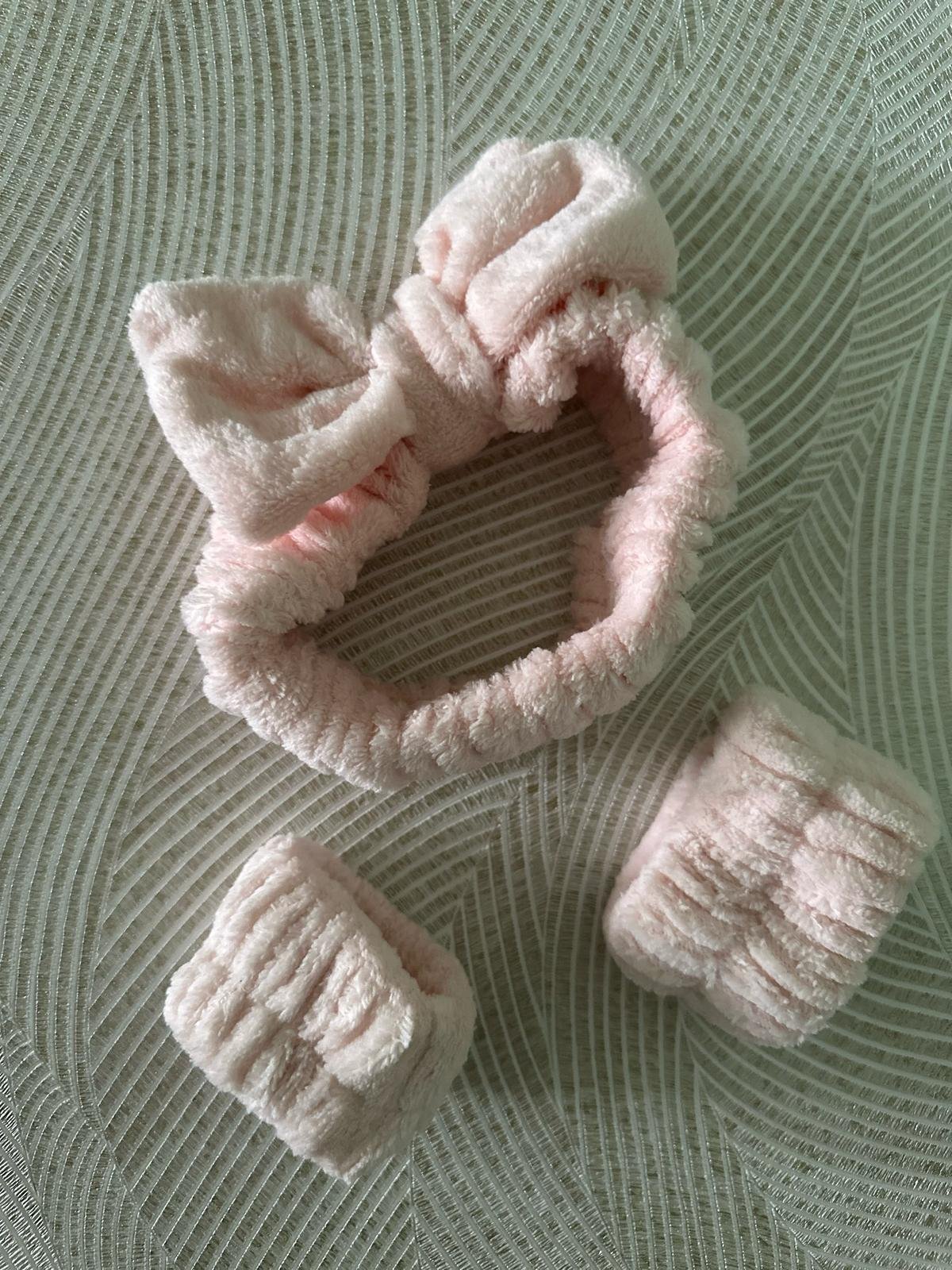 Cinta pelo + muñequeras - La Novia de Brighton | Batas personalizas y regalos de Novias