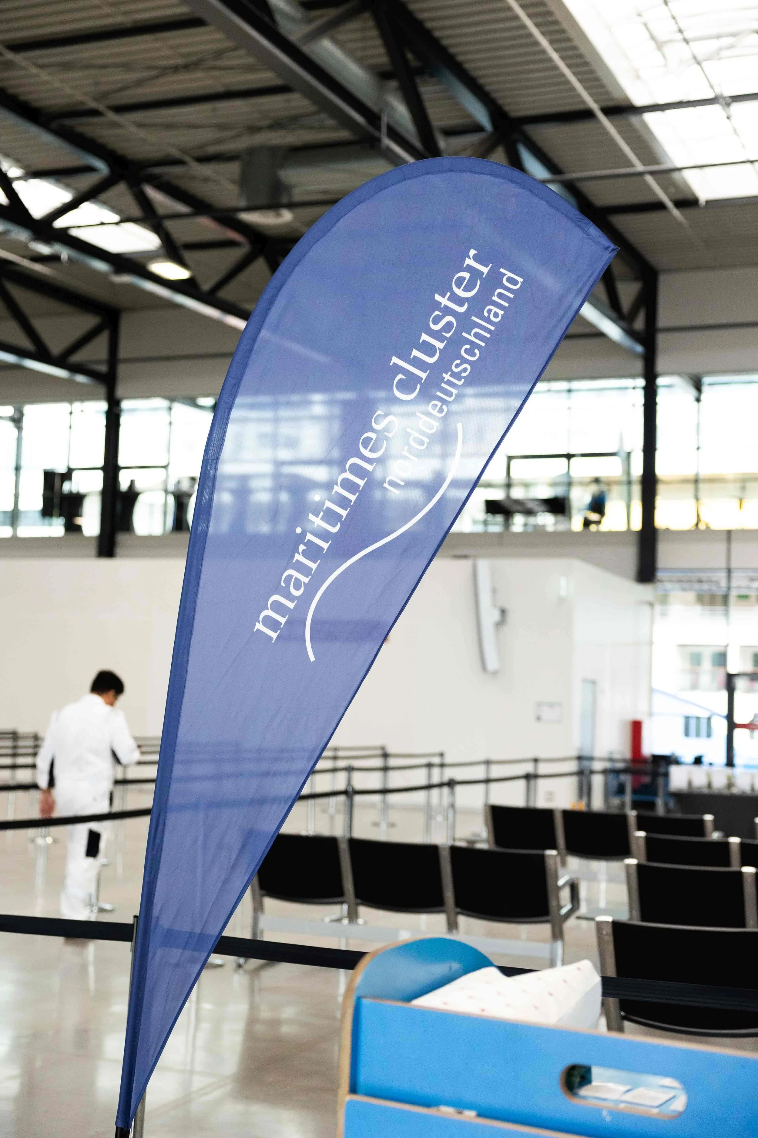 Foto eines Objekts mit der Aufschrift „Maritimes Cluster Norddeutschland“.jpg