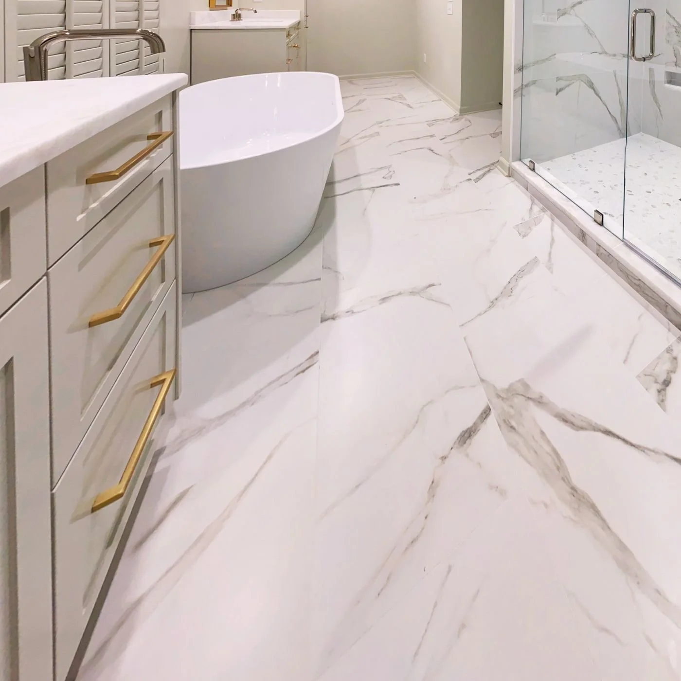 How to Create a Stunning Focal Point: Surrounding Your Fireplace with Large Format Porcelain Tile
