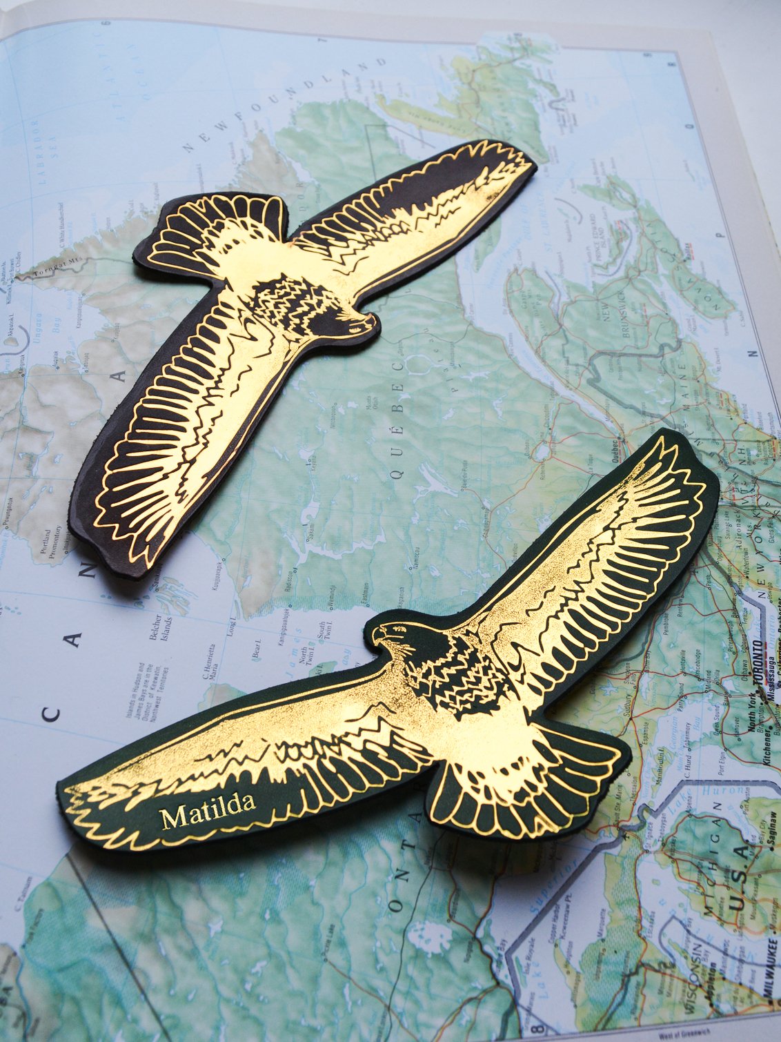 natthakur-leather-gold-eagle-bird-bookmark.jpg