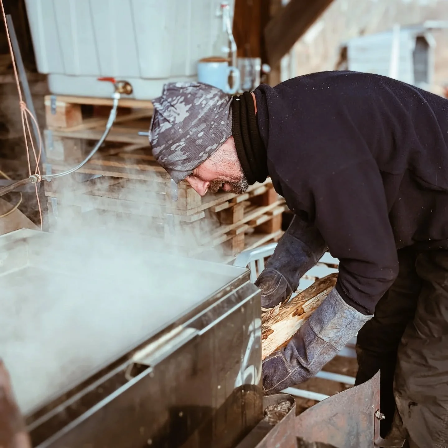 &Ccedil;a aura &eacute;t&eacute; une courte saison mais...on a appr&eacute;ci&eacute; chaque moment. La r&eacute;serve de sirop d'&eacute;rable sera un peu plus petite cette ann&eacute;e, mais c'est la vie. 

.
.
.

#erableduquebec #autonomie #paysan