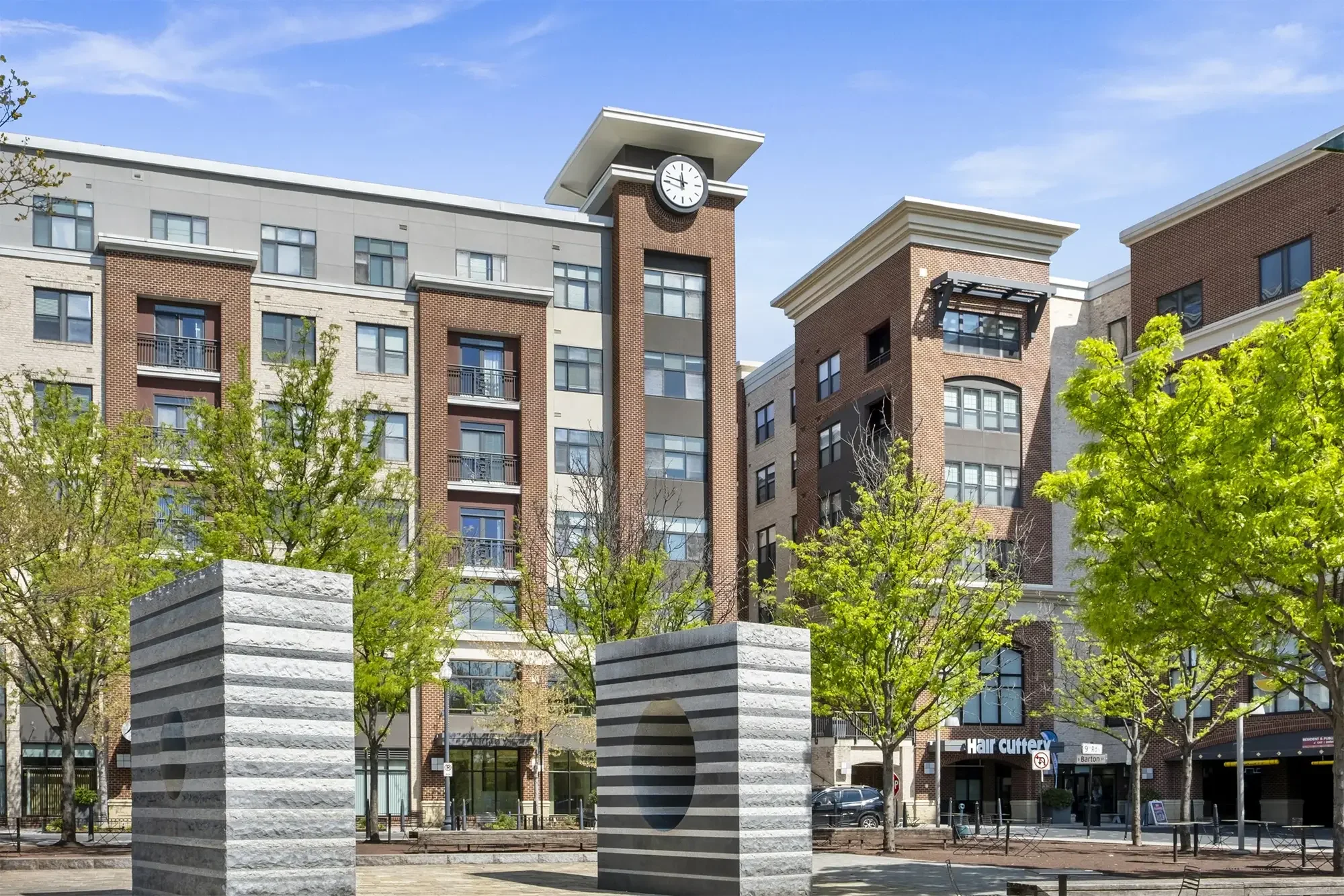 BCN_Townhomes_Brandbury-Square_image-4.webp