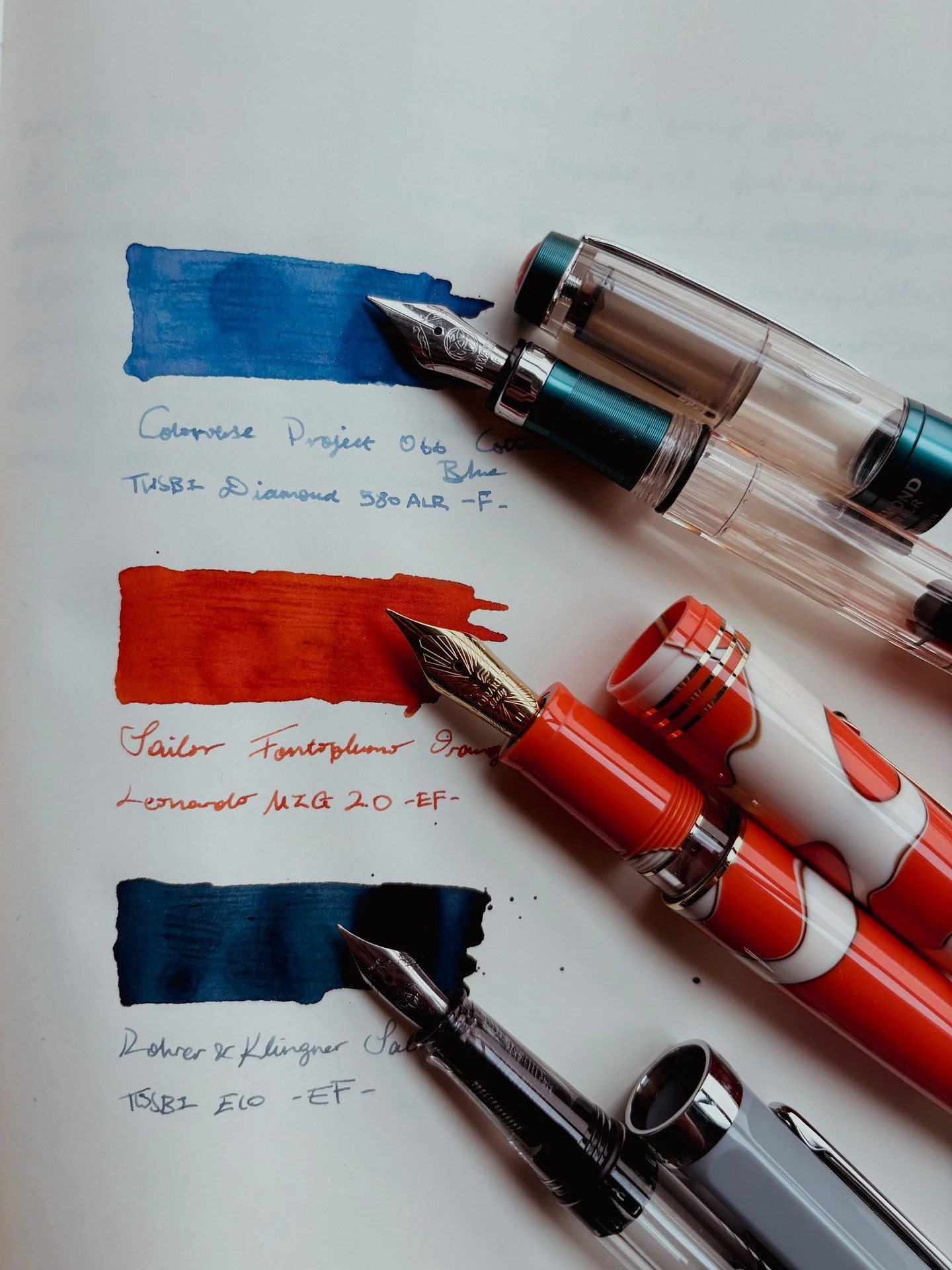 This week's colour palette worked quite well, the orange and the blues make each other pop off the page, making for very fun colourful notes. 

🖋️ @twsbi Diamond 580ALR -F- with 🦑 @colorverse.ink Project 066 Cotton Blue

🖋️ @leonardo_pens Momento 