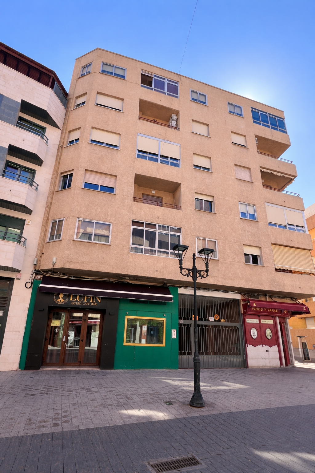 Ref. ALT-2026-17. EN VENTA. Piso en venta de 140 m² con 3 dormitorios.