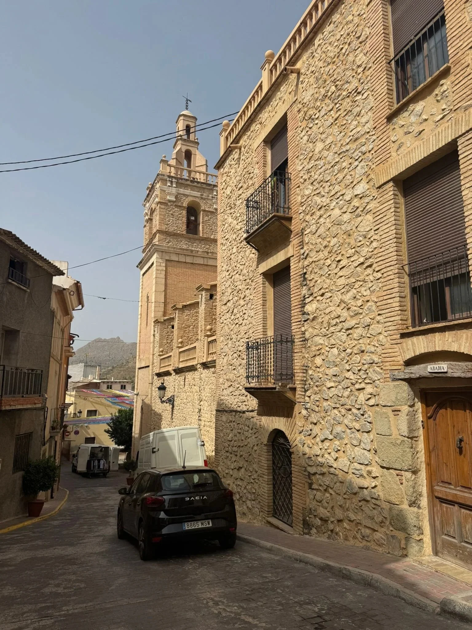 Ref. 202506. VENTA CASA EN RELLEU DE 138 m² con 3 plantas y almacén. Importe 32.000€