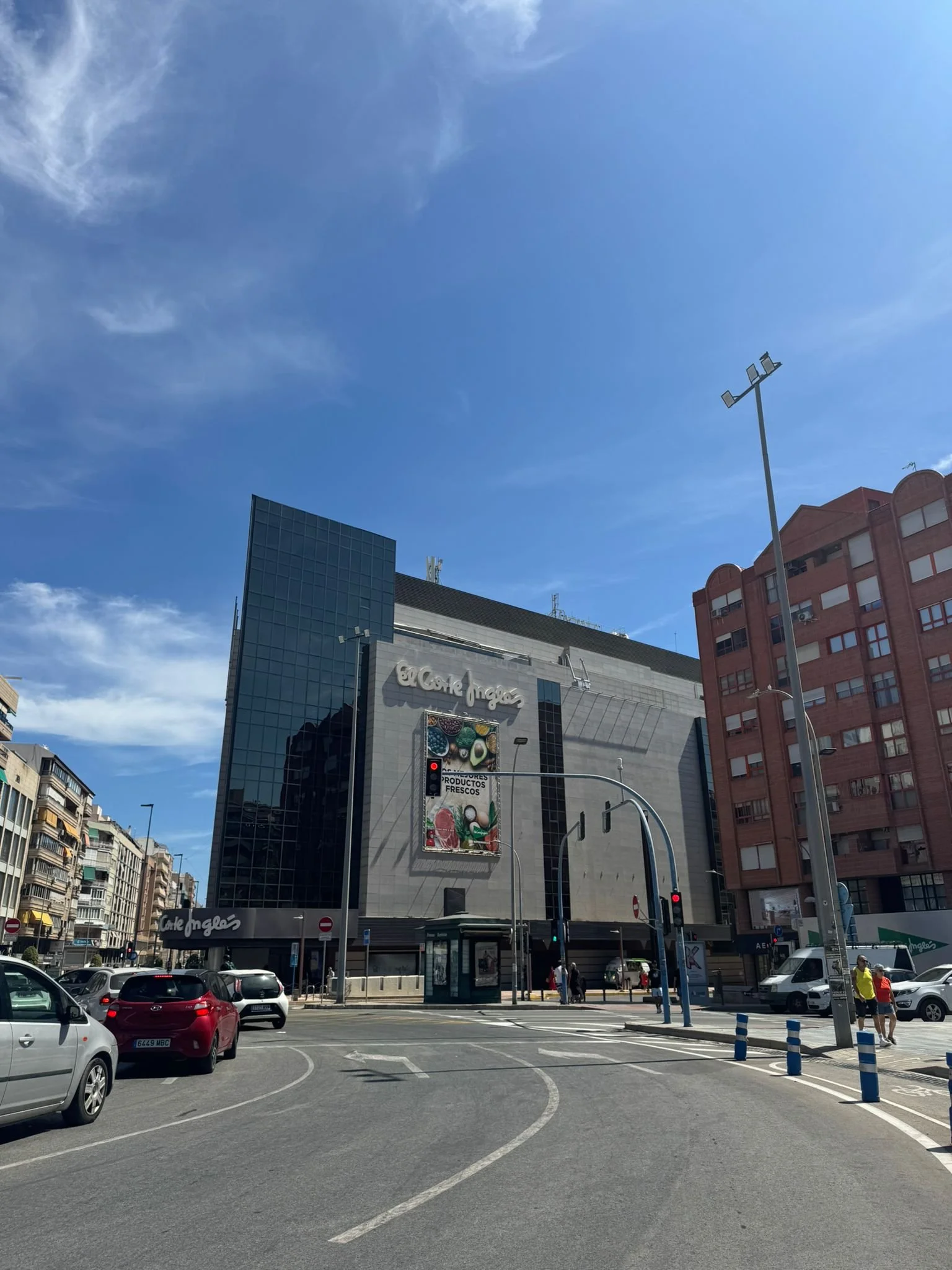 Ref. 202507. EN VENTA PLAZA DE GARAJE en sótano 1 Alicante centro. Importe 25.000€
