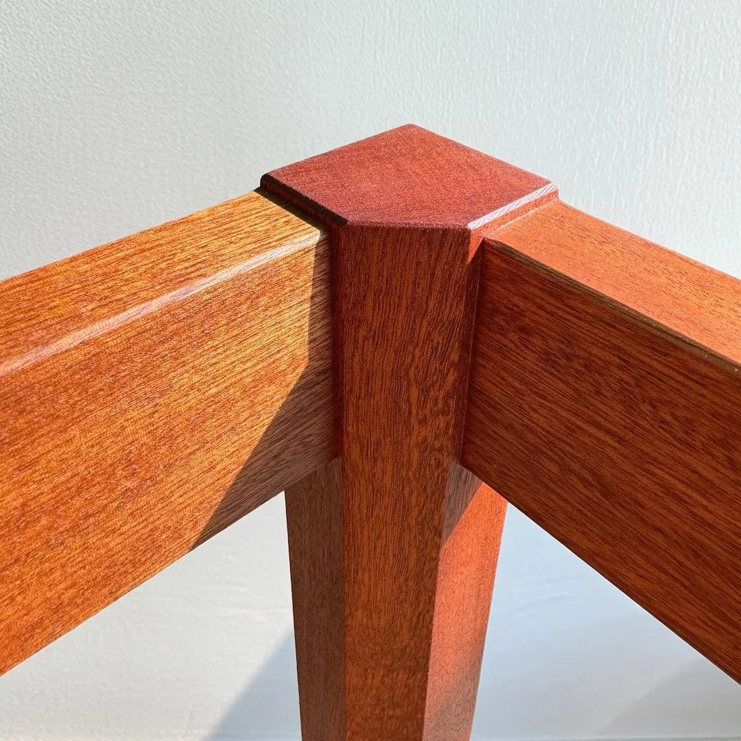 bench corner detail photo