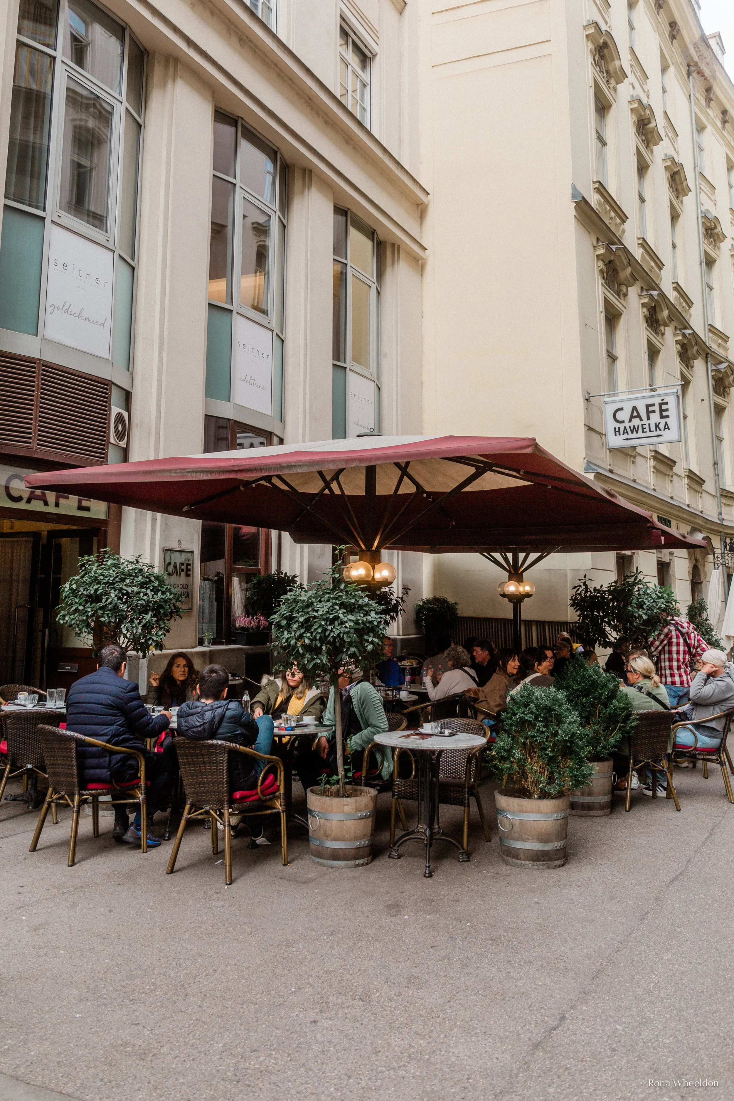 Cafe Hawelka, Dorotheergasse 6, Vienna