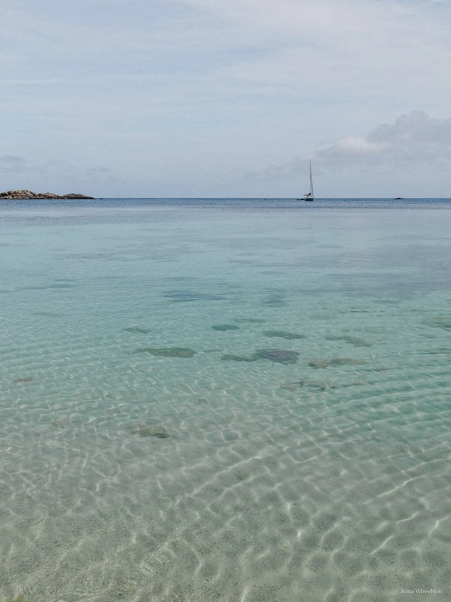 The Caribbean? 

No&hellip;it&rsquo;s the Isles of Scilly. And this is the view from Great Bay Beach on St Martin&rsquo;s &hellip; a must-visit location when you venture to these beautiful British islands, off the coast of Cornwall.

#islesofscilly #