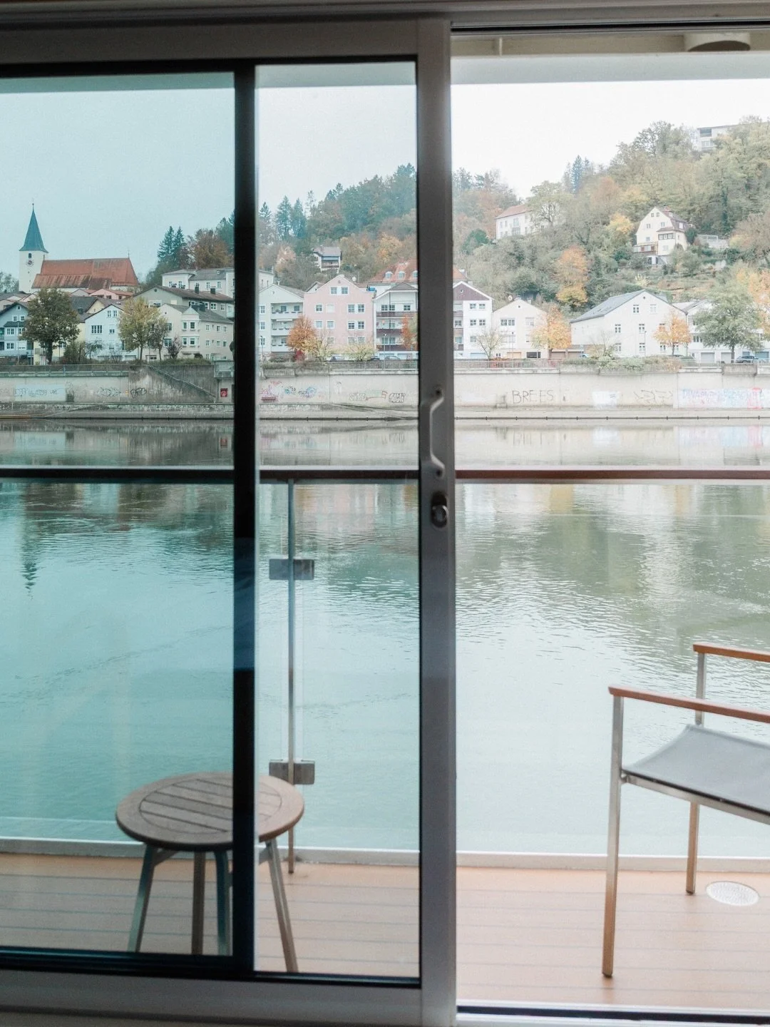 A wonderful evening to remember &hellip; the Cruise Industry #WaveAwards at @thedorchester in London.

The hotel really couldn&rsquo;t have been more beautifully decorated for the festive season by @philiphammondflorist and his team, both inside and 