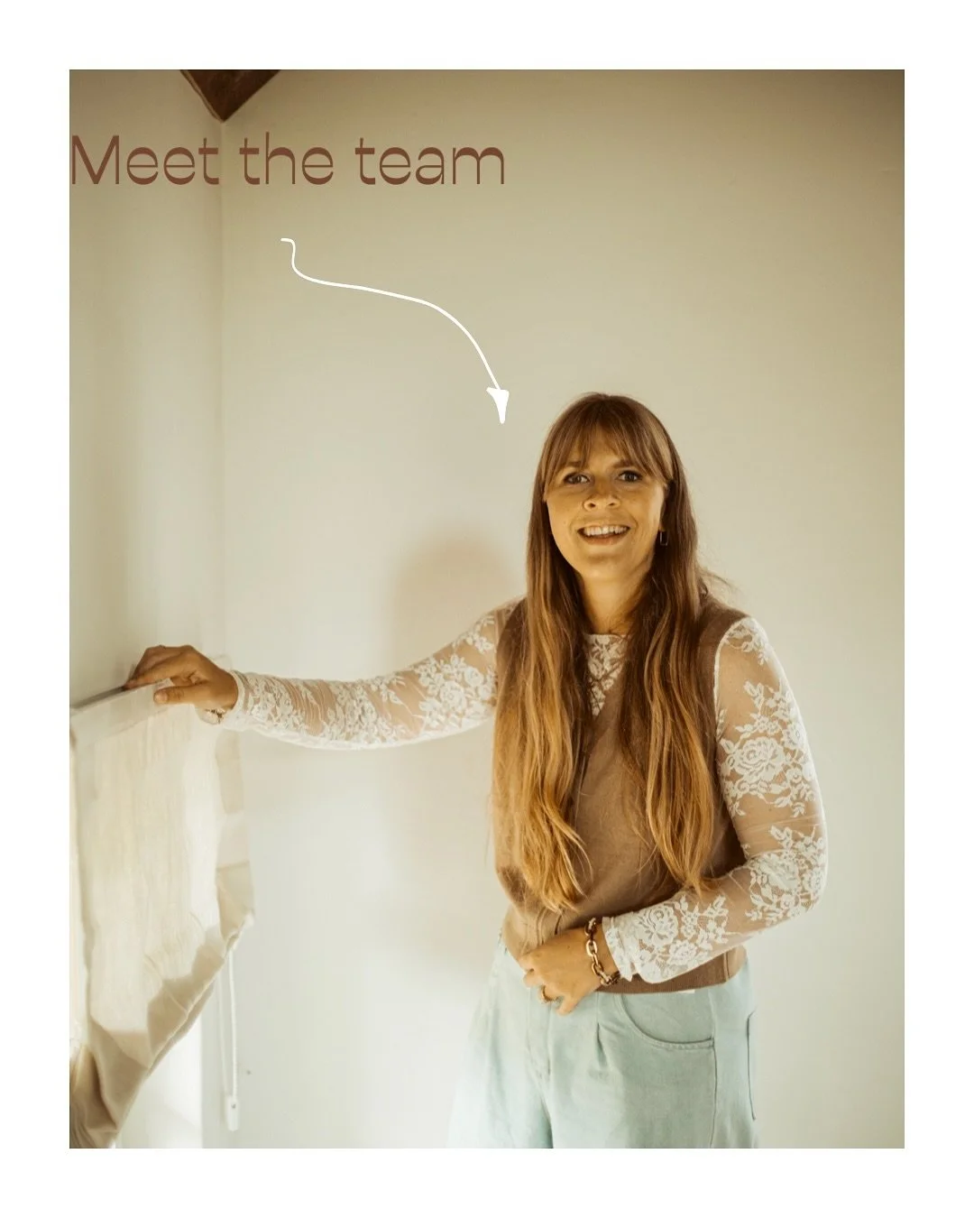 Hi 👋🏻 Lisa van LIST. 

Julie zijn de laatste maanden met heel wat extra hier en daarom stel ik mezelf graag nog even aan jullie voor. 
Net 3️⃣0️⃣en altijd al gebeten door mooie plaatjes, interieurs en huizen.🏠 Opgegroeid in een aannemers familie, 