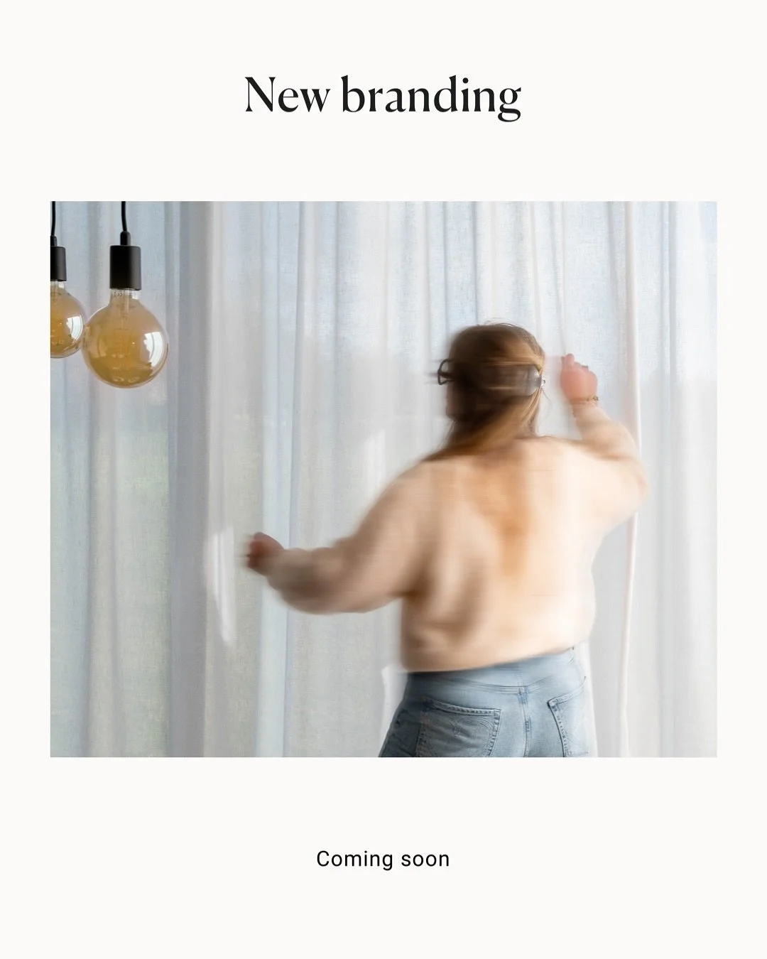 Een nieuw hoofdstuk voor LIST.interior. 

Binnenkort onthul ik mijn vernieuwde branding &mdash; een uitstraling die perfect past bij waar LIST.interior vandaag voor staat.
Maar eerst neem ik je nog even mee naar deze prachtige landelijke nieuwbouwwon