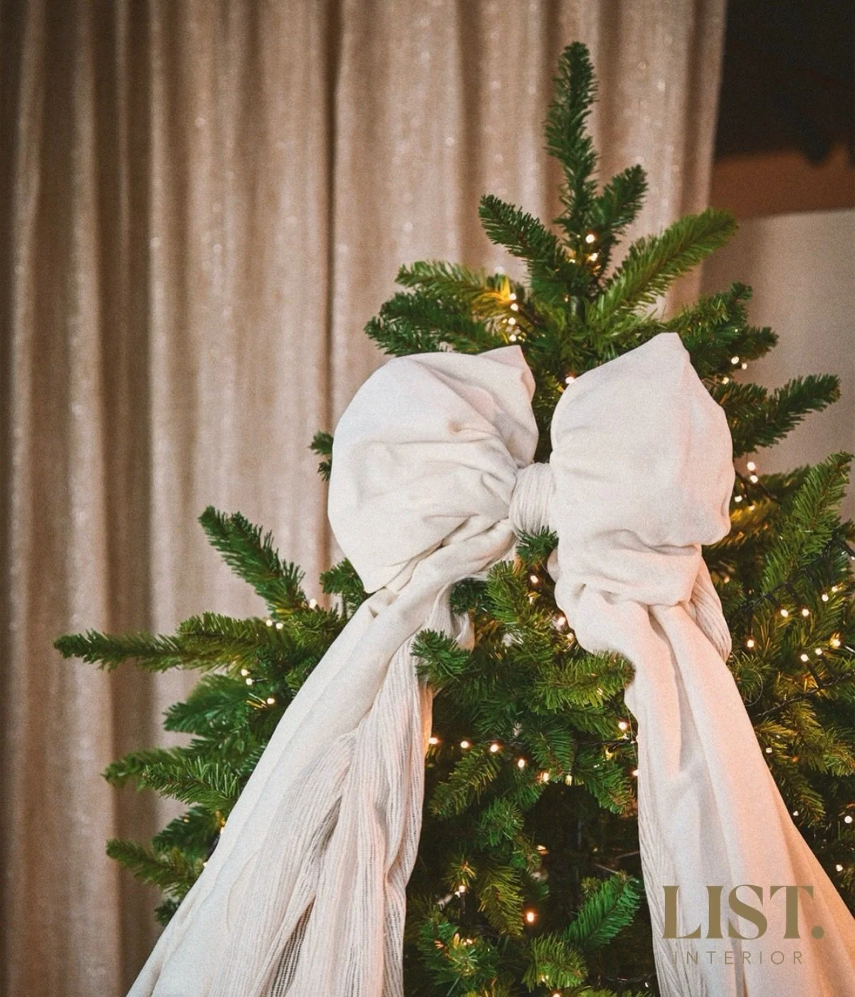 A slow Christmas 🤍
Wrapped in linen, warm lights and moments that don&rsquo;t need more.

Sometimes less really is more.

Wishing you a soft, warm Christmas ✨