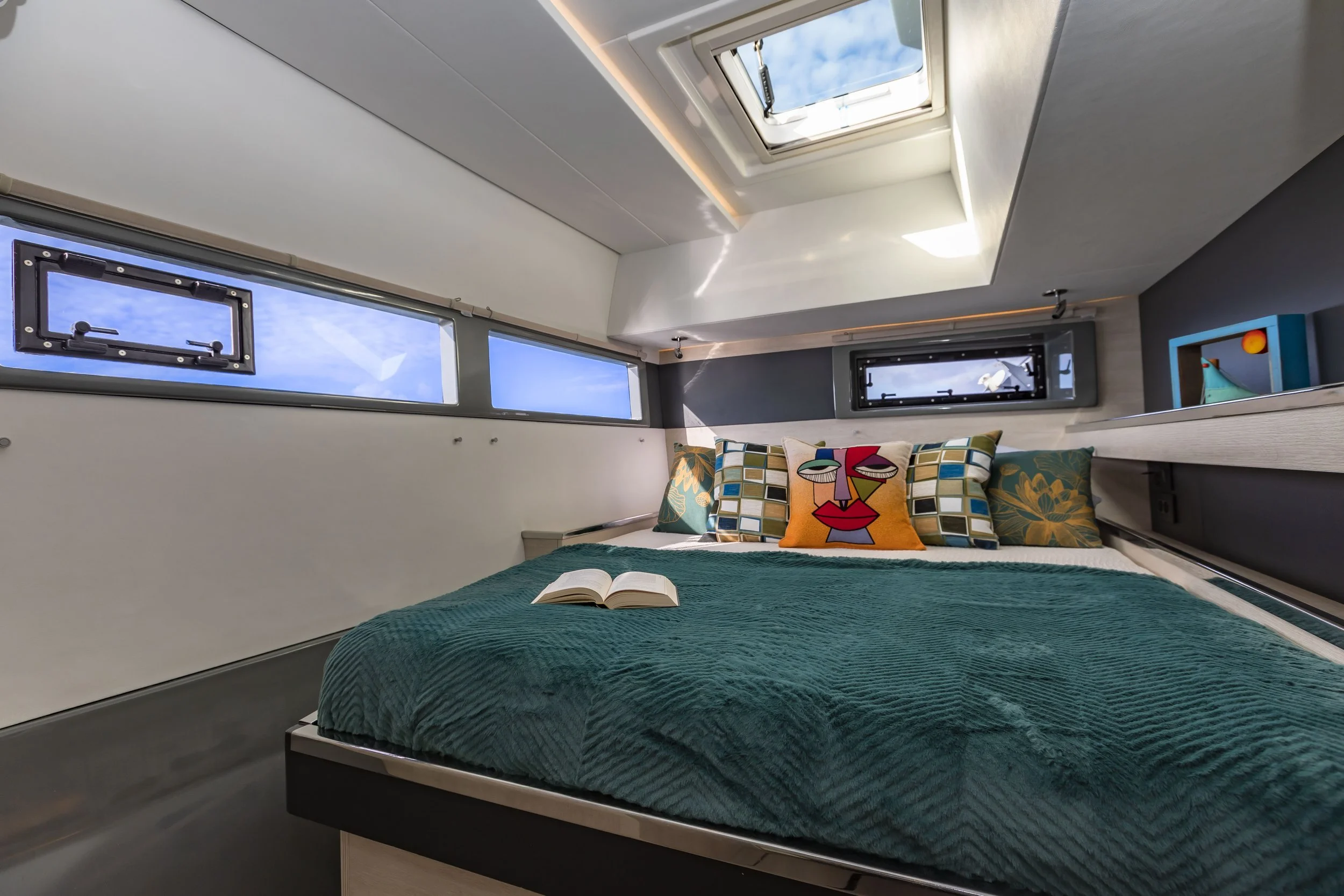 Sisters INTERIOR_60.JPG