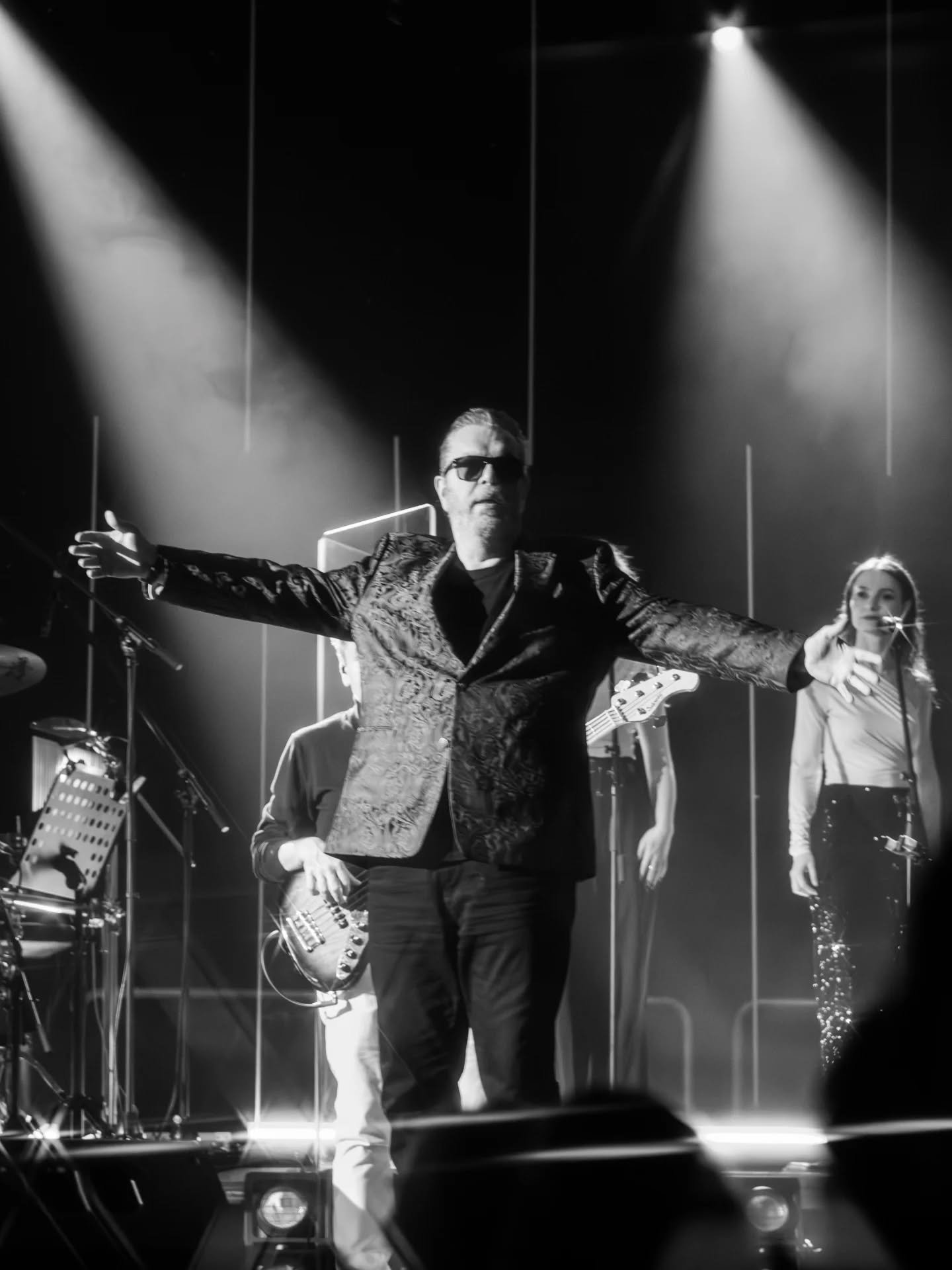 ✨️ Richard M&uuml;ller 
Fotoreport Vianočn&eacute;ho koncertu 11.11.'25 v Ko&scaron;iciach

#photoshooting #livemusicphotography #domiterpak
#liveshow #livemusic #emotions 

@richardmullerofficial 
@adnan_hamzic 
📸@domi.terpak