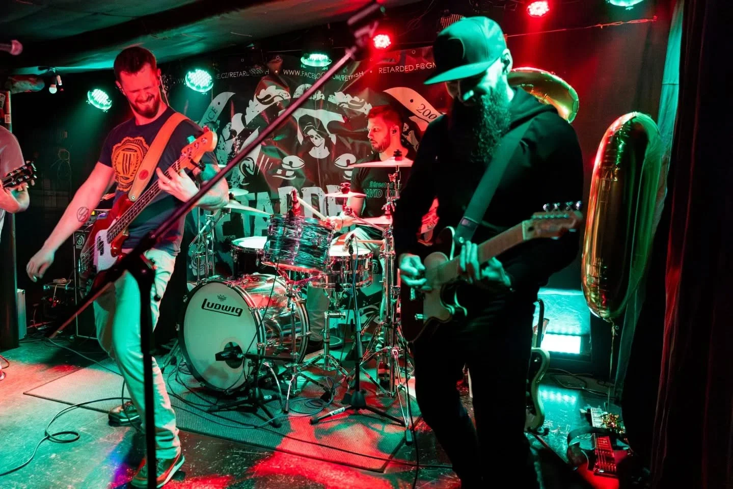 📸 Fotoreport @jan_terpak po dlhom case na stagei ako hosť @retfishsk pri pr&iacute;ležitosti 20rokov kapely 😎✨️