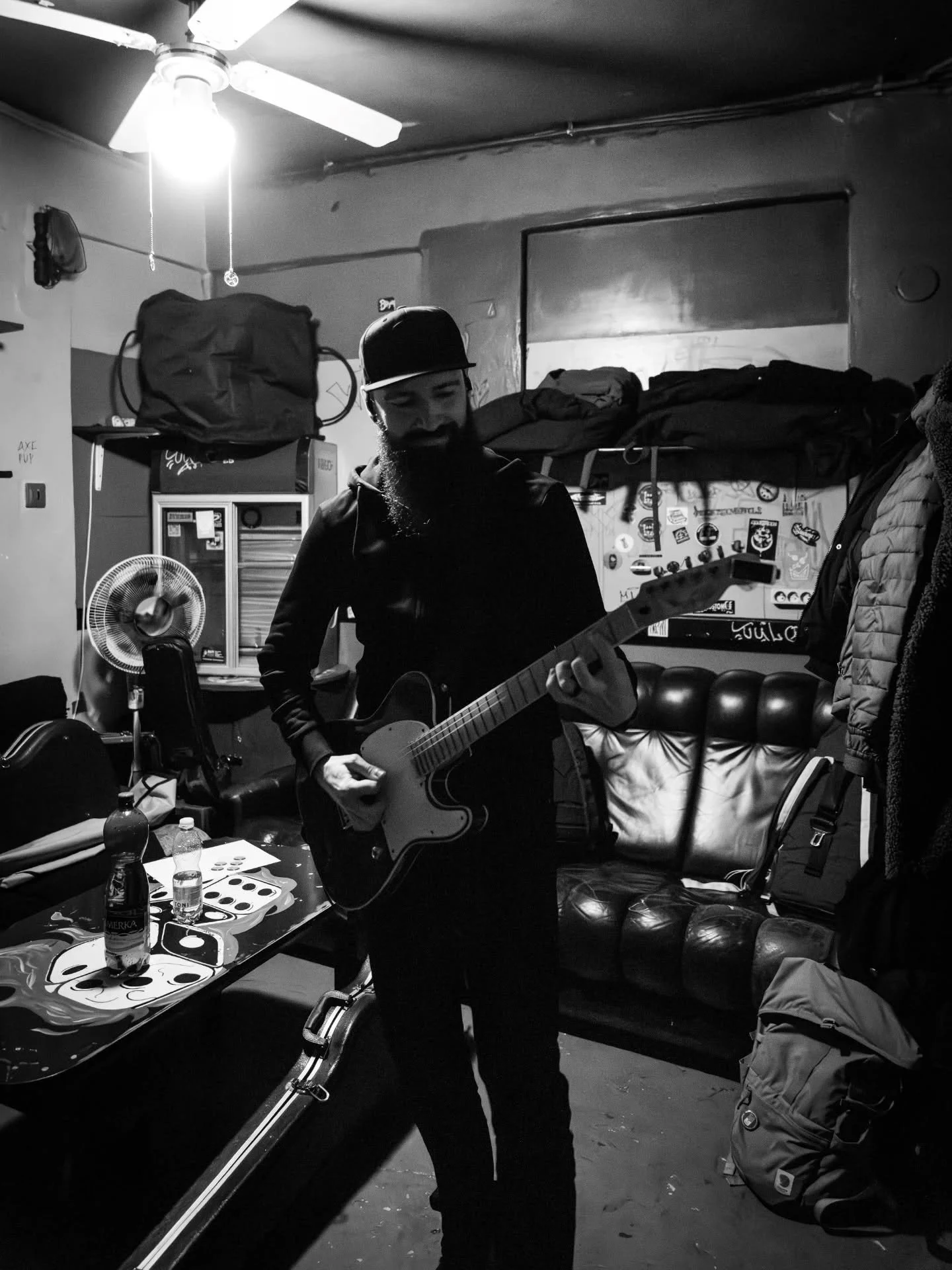 📸 Backstage a pr&iacute;pravy pred koncertom...
@jan_terpak po dlhom case na stagei ako hosť @retfishsk pri pr&iacute;ležitosti 20rokov kapely 😎✨️