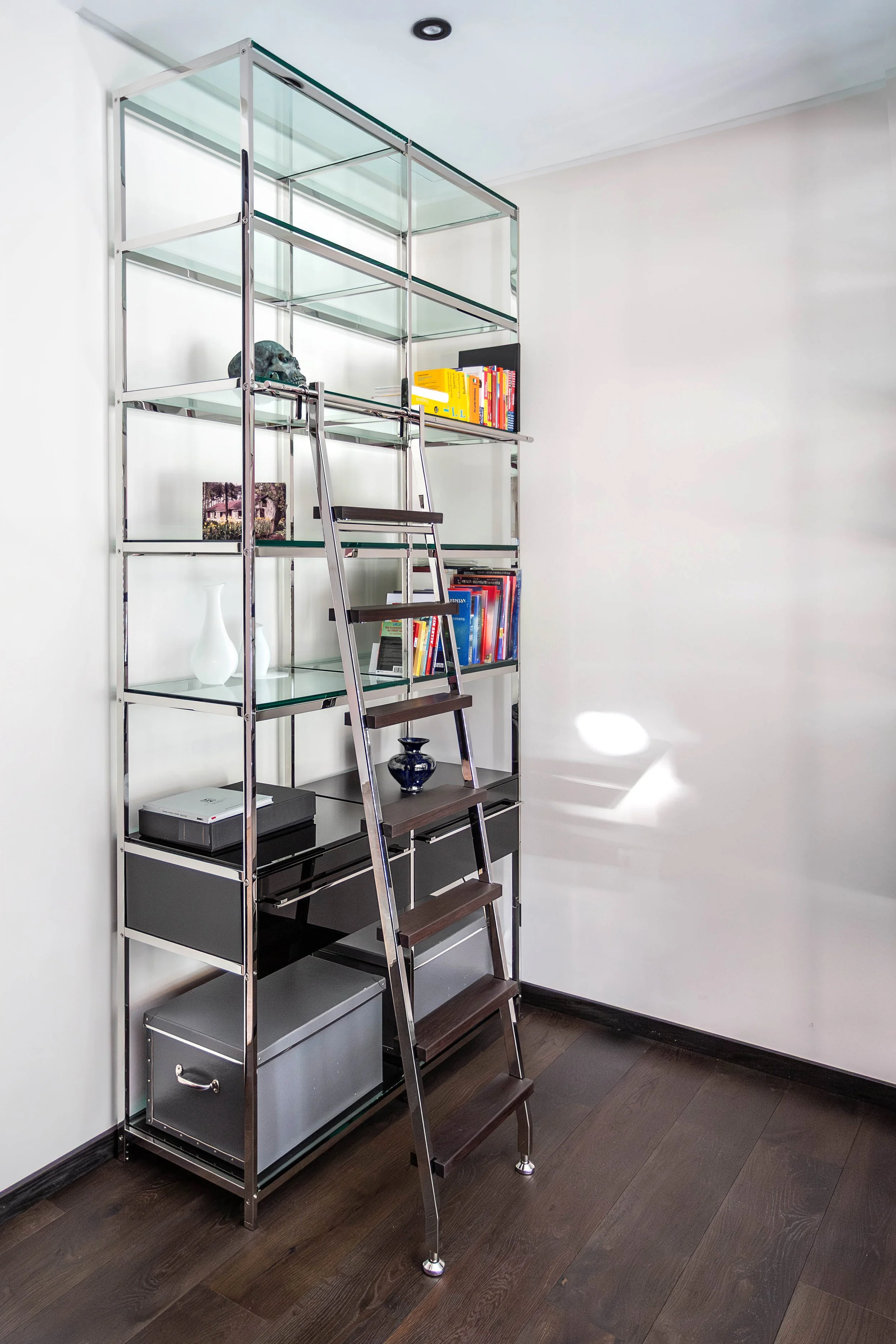 MWE library ladder component