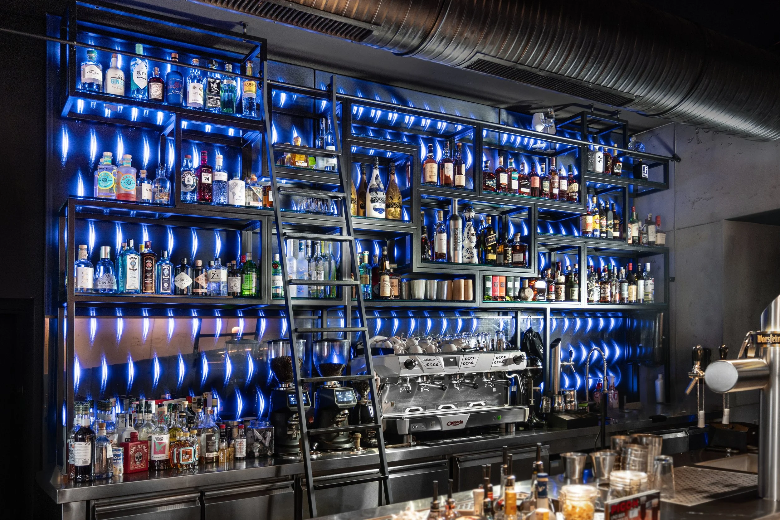 mwe sliding telescoping ladder sl.6003.ak