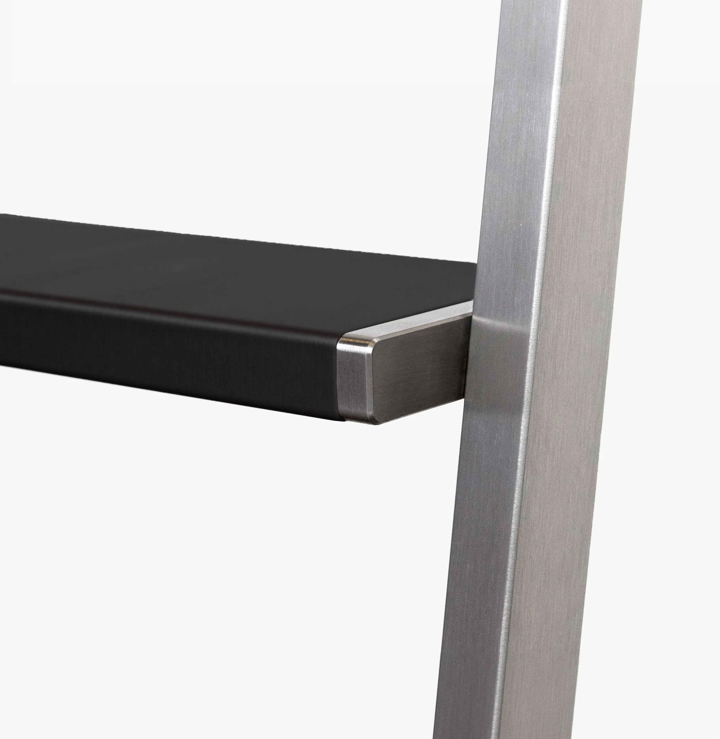 MWE LADDER TREAD SL.6070.AK PARTIAL POWDER COATED RAL COLOR