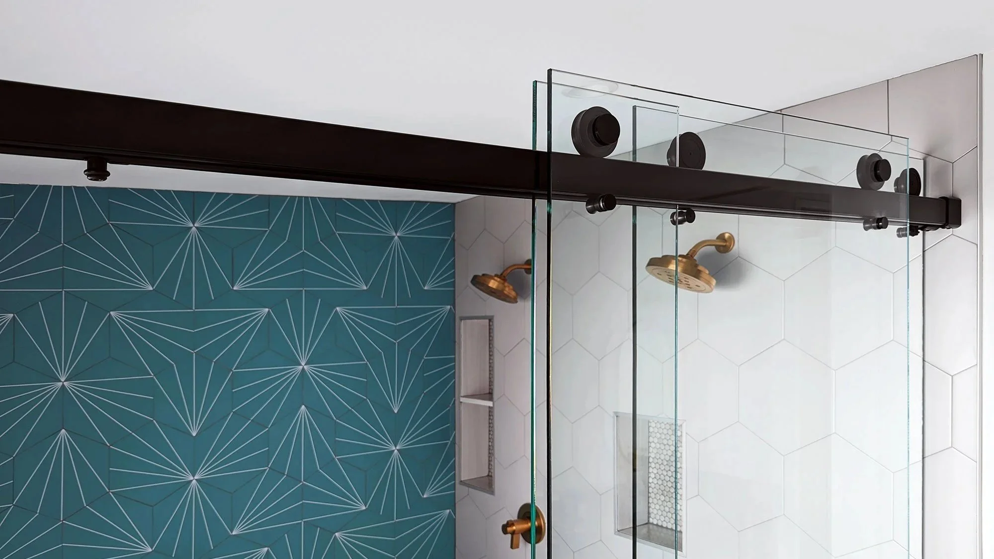 MWE MODERN SHOWER DOOR HARDWARE MIAIMI SYSTEM