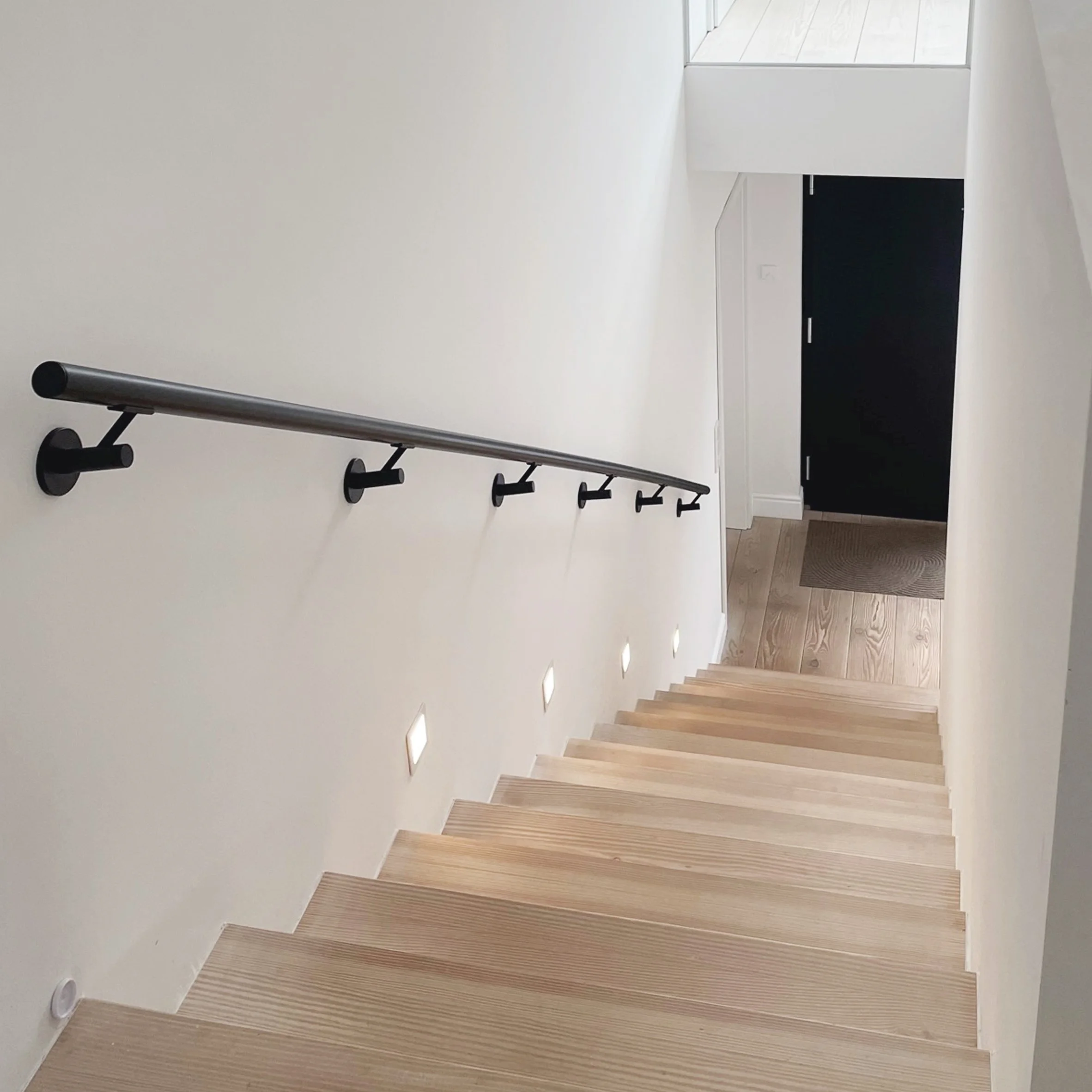 MWE HANDRAIL BRACKETS