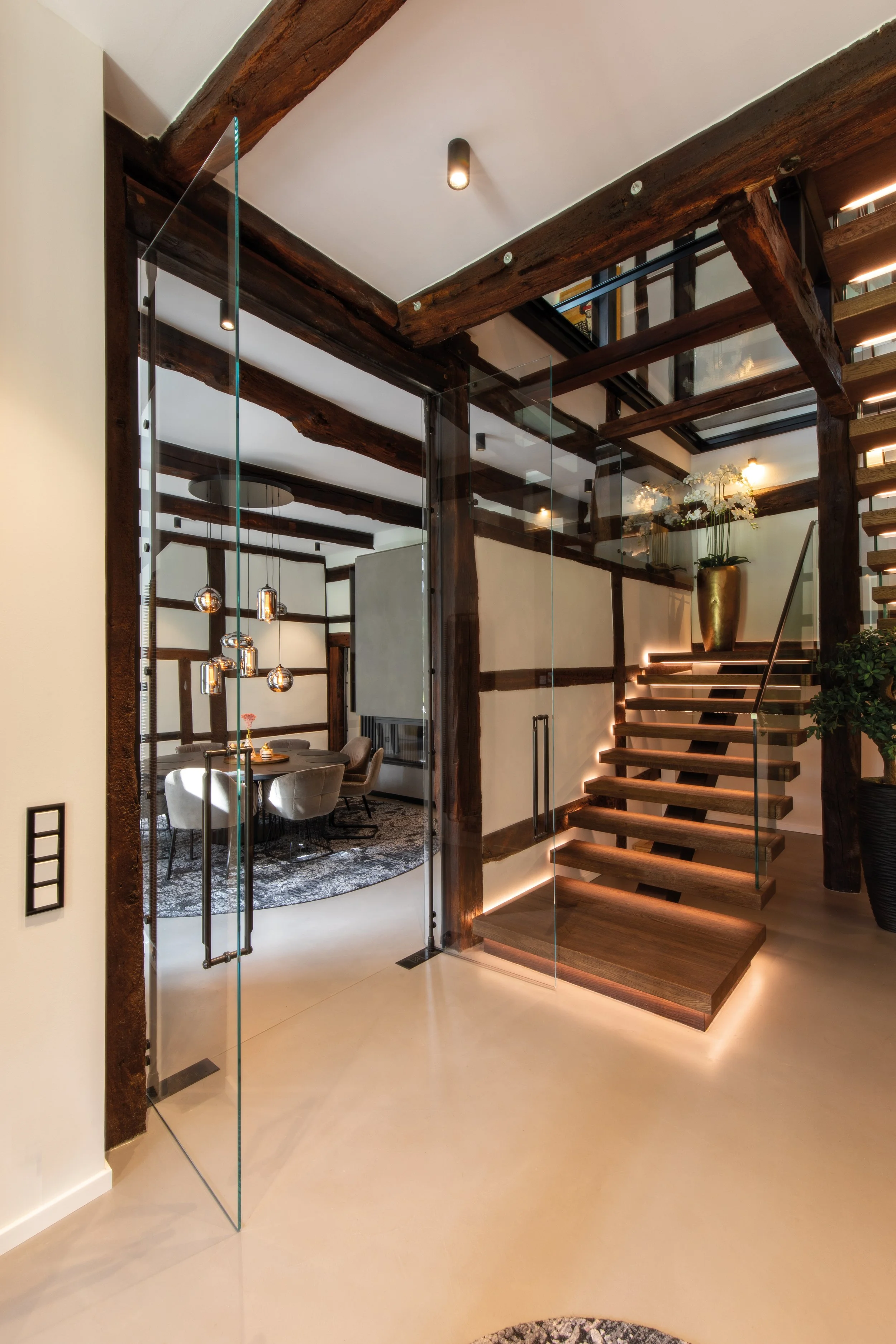 MWE pivot door hardware Klassik Aura