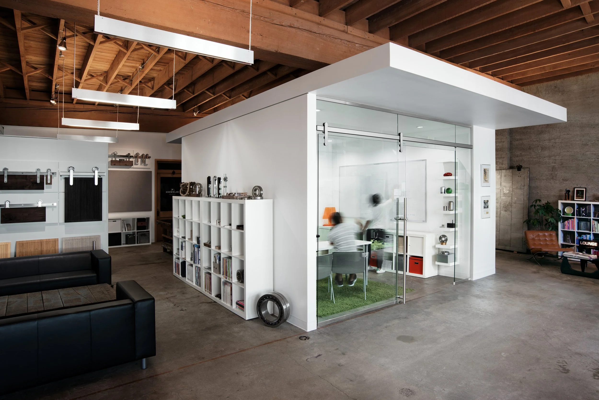 Krownlab Loki barn door hardware
